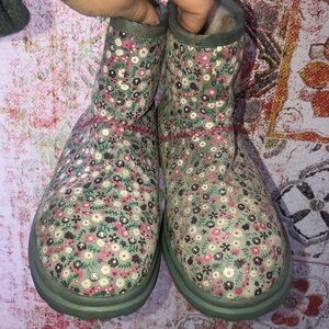 Women I Love UGG W I Heart Kisses Short